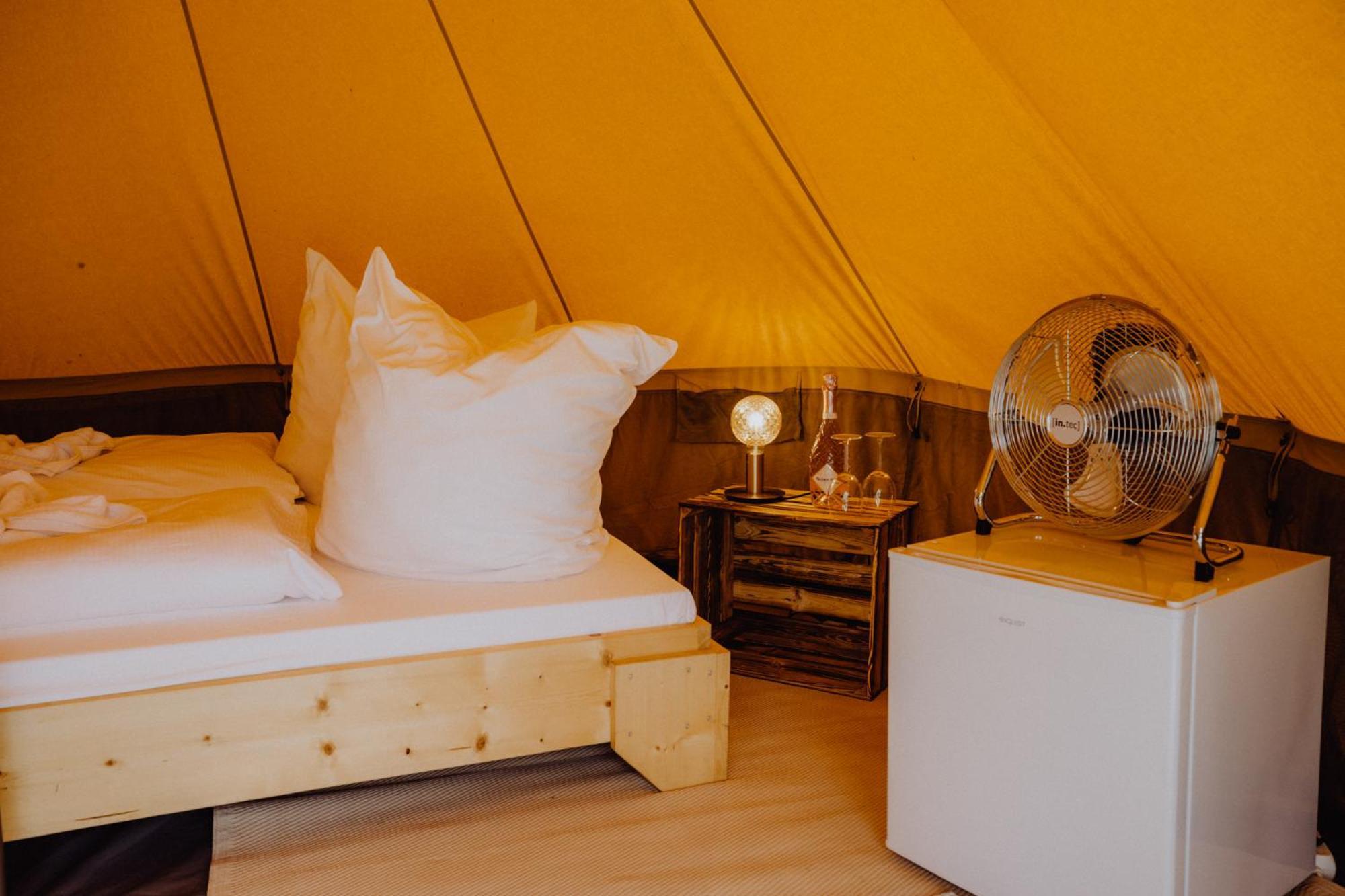 Raus Und Gut Glamping Am Graebendorfer See Drebkau Exterior foto
